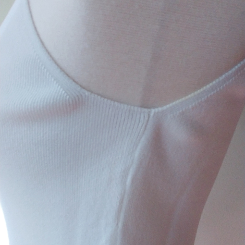 🚫SOLD🚫 ESCADA Italy Sleeveless Top Blouse White Italian size 36 - US: Small, 4 - Picture 3 of 10